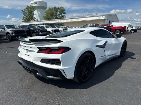 Certified 2024 Chevrolet Corvette Z06 w/ Stealth Interior Trim Package RWD image 6