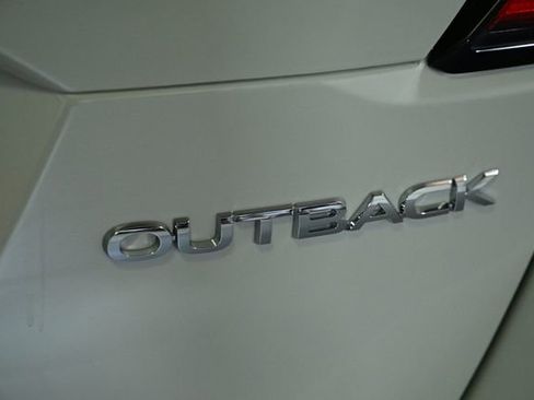 Used 2025 Subaru Outback Premium AWD/4WD image 13
