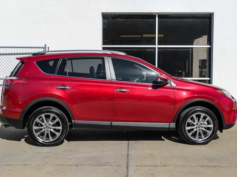 Used 2018 Toyota RAV4 Limited image 8