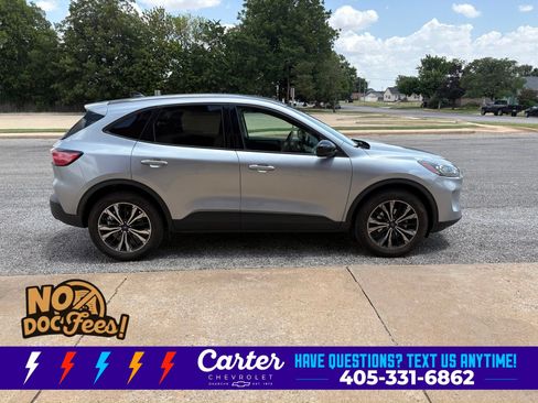 Used 2022 Ford Escape SE w/ SE Sport Appearance Package AWD/4WD image 5