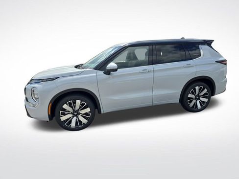 New 2025 Mitsubishi Outlander SEL image 2