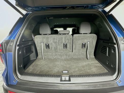 Used 2025 Chevrolet Traverse LT AWD/4WD image 26