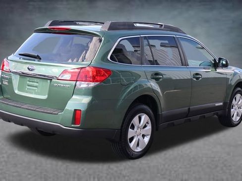 Used 2010 Subaru Outback 2.5i Limited AWD/4WD image 3