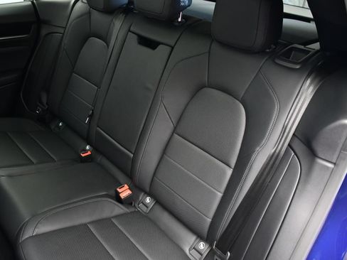 Certified 2025 Porsche Macan 4S Electric AWD/4WD image 48