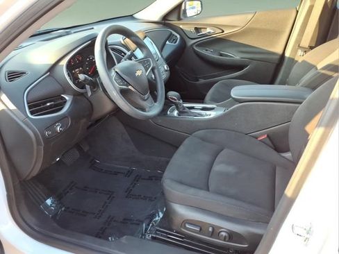 Used 2024 Chevrolet Malibu LT FWD image 11