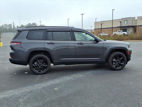 Used 2024 Jeep Grand Cherokee L Altitude image 19
