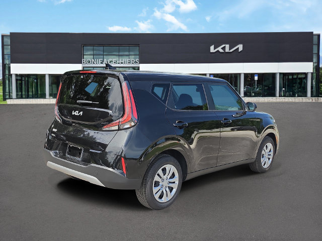 Certified 2025 Kia Soul LX FWD image 4