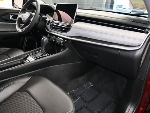 Used 2022 Jeep Compass Latitude image 40