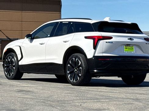 Used 2024 Chevrolet Blazer EV RS image 3