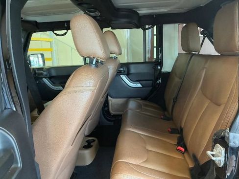 Used 2016 Jeep Wrangler Unlimited Sahara w/ Max Tow Package AWD/4WD image 30