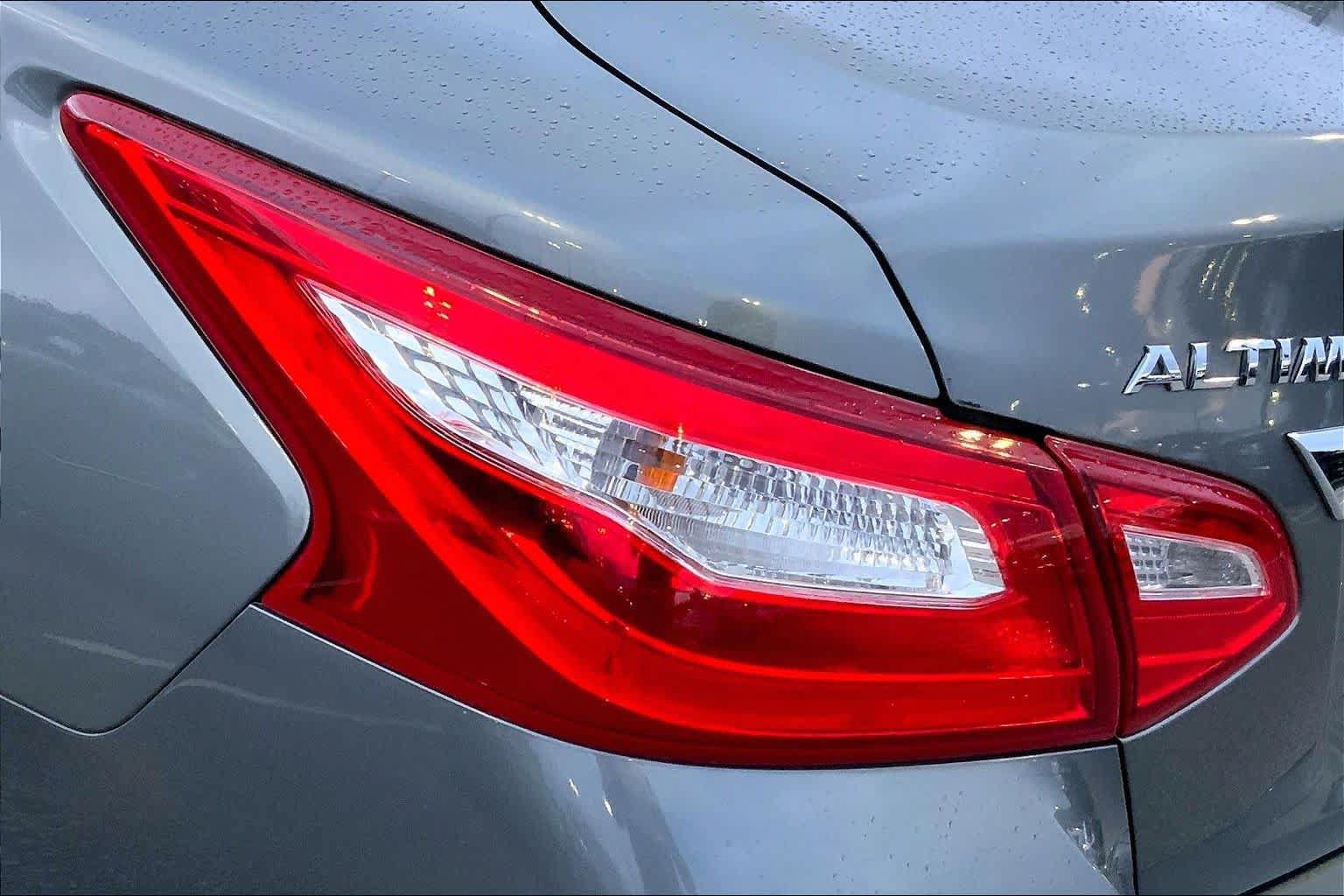 Used 2016 Nissan Altima 2.5 SV w/ Convenience Package FWD image 23