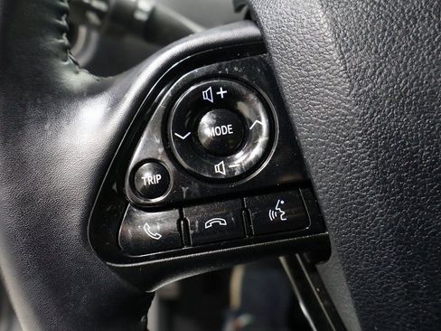 Used 2022 Toyota Prius XLE image 32