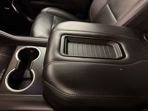 Used 2024 Chevrolet Suburban LT image 16