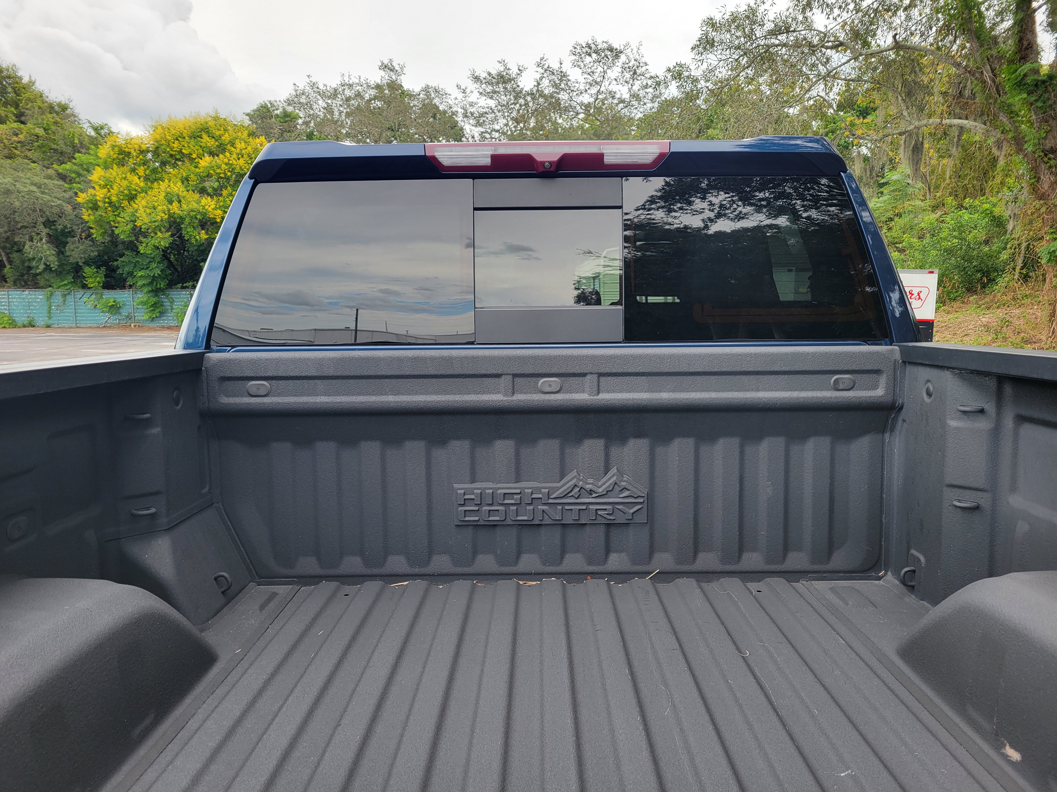 Used 2022 Chevrolet Silverado 1500 High Country w/ Z71 Off-Road Package AWD/4WD image 8