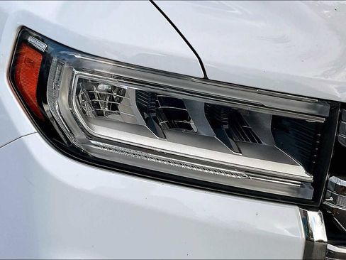 Used 2022 GMC Acadia SLE image 55