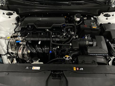 Certified 2025 Hyundai Elantra SEL FWD image 10