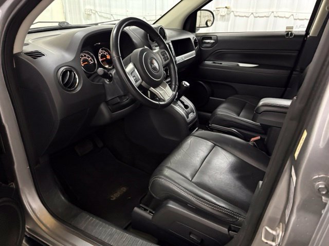Used 2016 Jeep Compass High Altitude FWD image 24