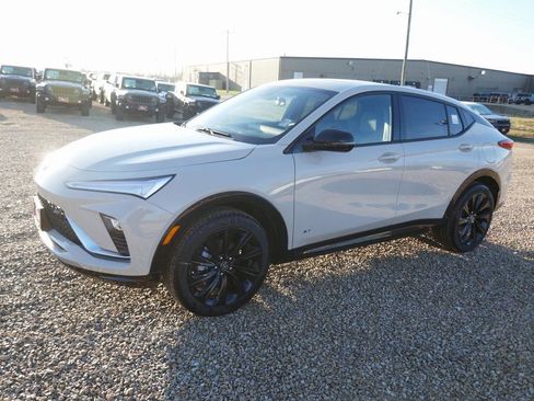 New 2026 Buick Envista Sport Touring w/ Studio Series image 9