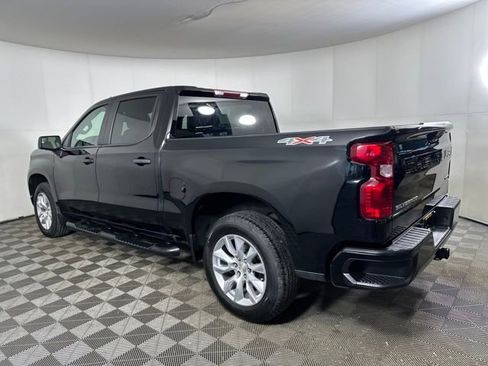Used 2023 Chevrolet Silverado 1500 Custom image 5
