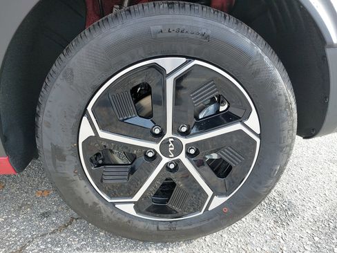 New 2026 Kia Niro LX image 27