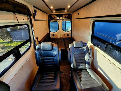 Used 2019 Mercedes-Benz Sprinter 2500 w/ Premium Plus Package image 51