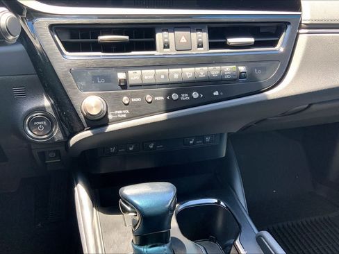 Used 2023 Lexus ES 300h w/ Premium Package FWD image 34