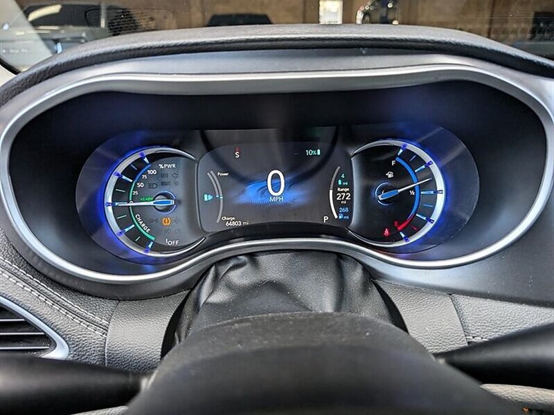 Used 2024 Chrysler Pacifica Limited FWD image 20
