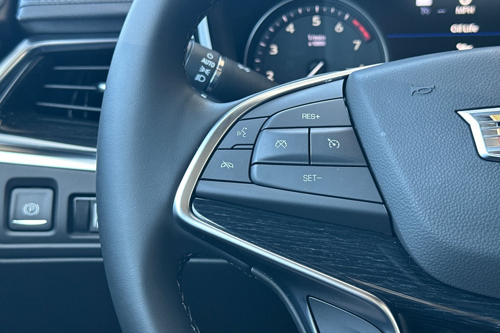 Used 2026 Cadillac XT5 Premium Luxury FWD image 32