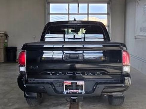 Used 2020 Toyota Tacoma TRD Pro image 4