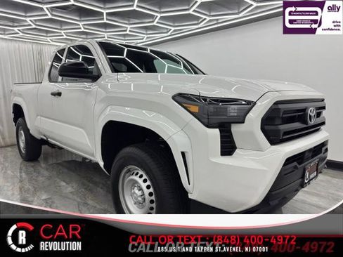 Used 2024 Toyota Tacoma SR image 1