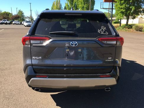 Used 2024 Toyota RAV4 SE w/ Weather Package AWD/4WD image 5