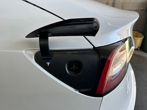 Used 2023 Tesla Model 3 Standard Range RWD image 28