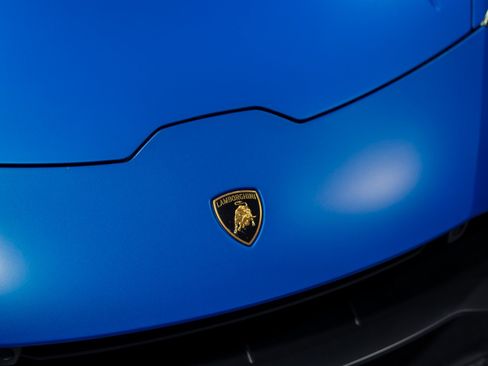 Used 2020 Lamborghini Huracan EVO RWD image 25