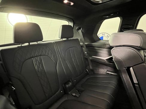Used 2026 BMW X7 M60i image 23