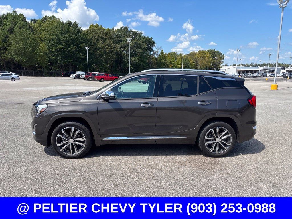 Used 2020 GMC Terrain Denali w/ Denali Premium Package AWD/4WD image 4