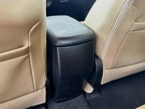 Used 2014 Toyota RAV4 Limited w/ Technology Package FWD image 26