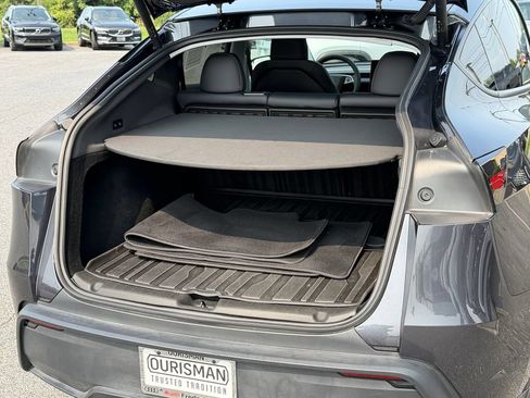 Used 2026 Tesla Model Y AWD image 19