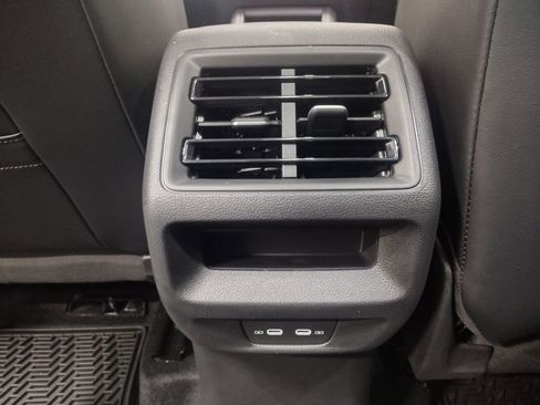 New 2026 Volkswagen Tiguan SE image 34