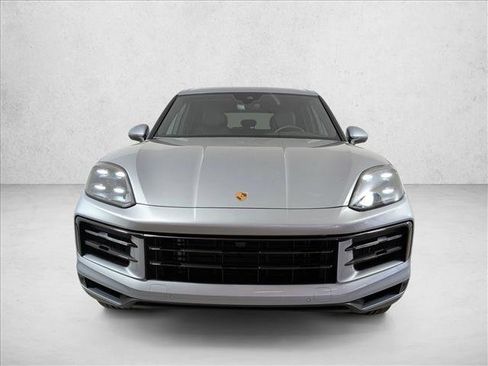 Certified 2025 Porsche Cayenne image 6