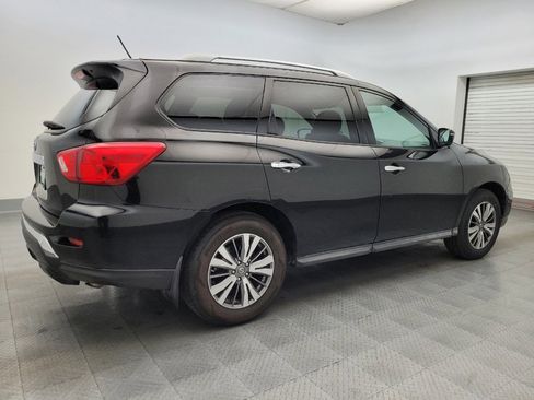 Used 2017 Nissan Pathfinder S image 10