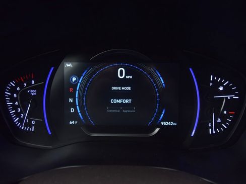 Used 2019 Hyundai Santa Fe SEL image 18