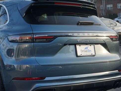 Used 2019 Porsche Cayenne Turbo image 7