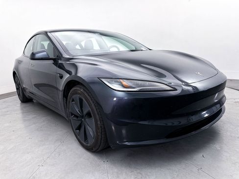 Used 2024 Tesla Model 3 Standard Range RWD image 10