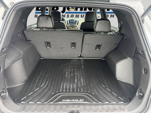 Used 2024 Chevrolet Equinox Premier image 11