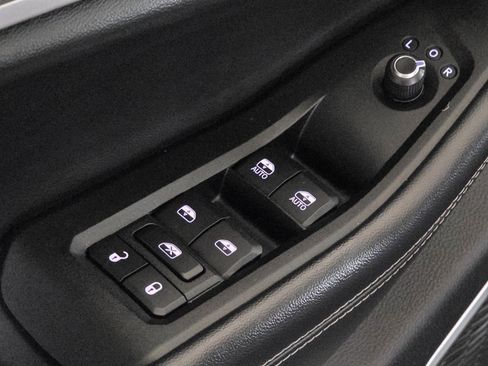 Used 2021 Jeep Grand Cherokee L Limited image 22