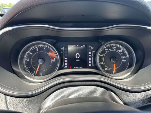 Used 2020 Jeep Cherokee Latitude Plus AWD/4WD image 15