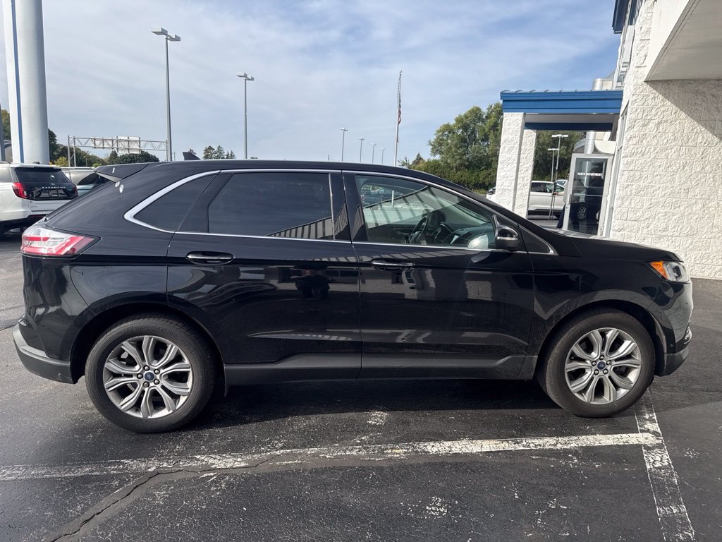 Used 2019 Ford Edge Titanium w/ Equipment Group 301A AWD/4WD image 5