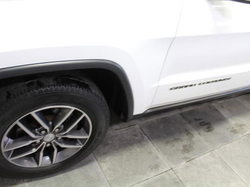 Used 2017 Jeep Grand Cherokee Limited AWD/4WD image 33