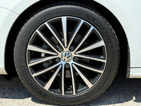 Used 2016 Volkswagen Jetta Sport FWD image 28