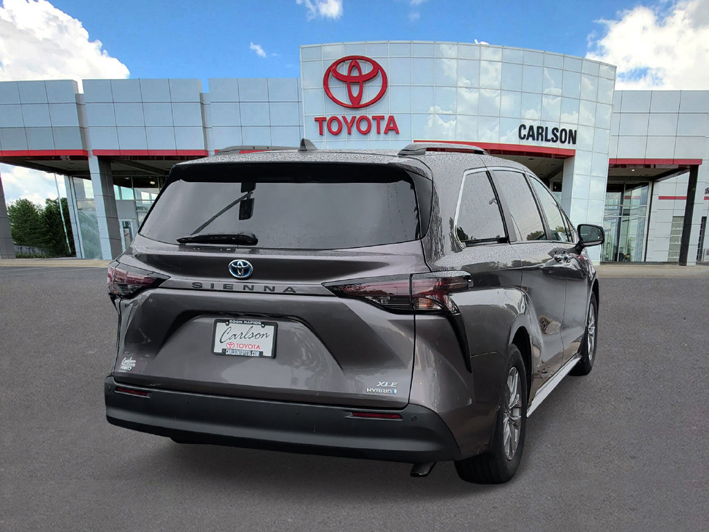 Certified 2024 Toyota Sienna XLE AWD/4WD image 4
